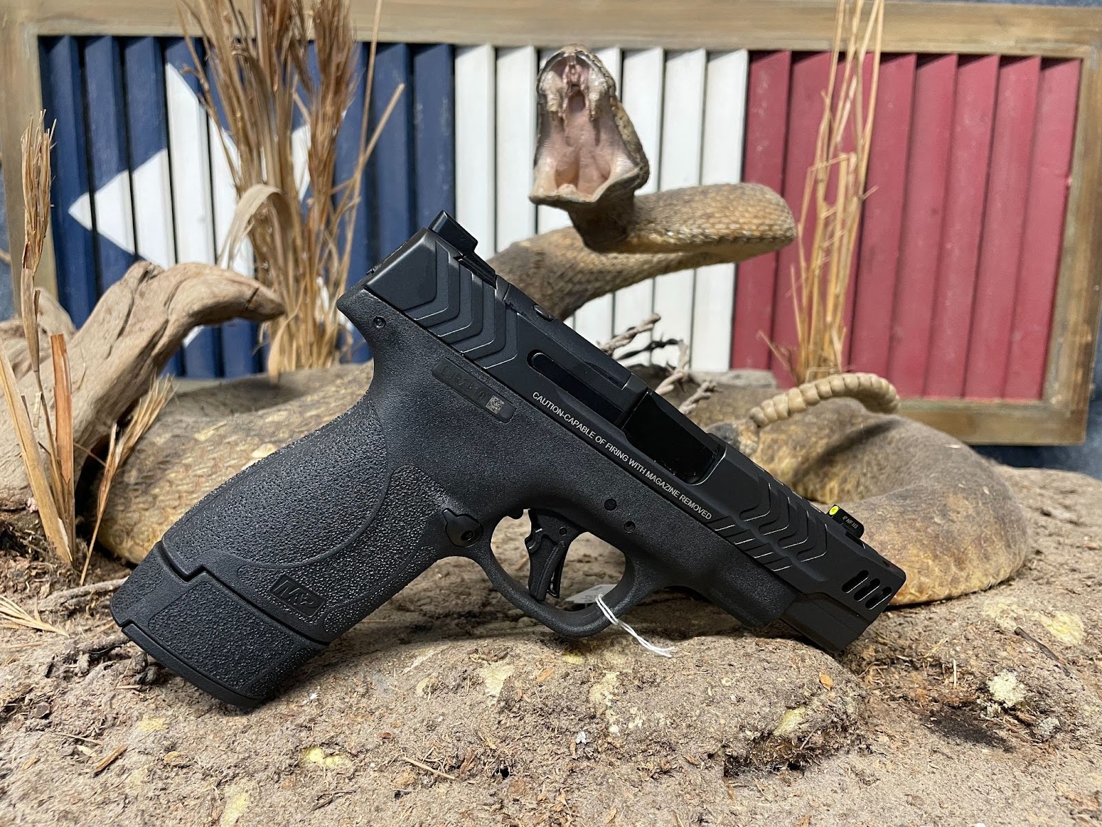 SMITH&WESSON SHIELD PLUS Series 9MM - PERFORMANCE CENTER® M&P®9 SHIELD PLUS CARRY COMP